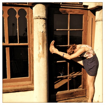 Scribing my way into Utthita Hasta Padangustasana at my fav winery in Sonoma, CA